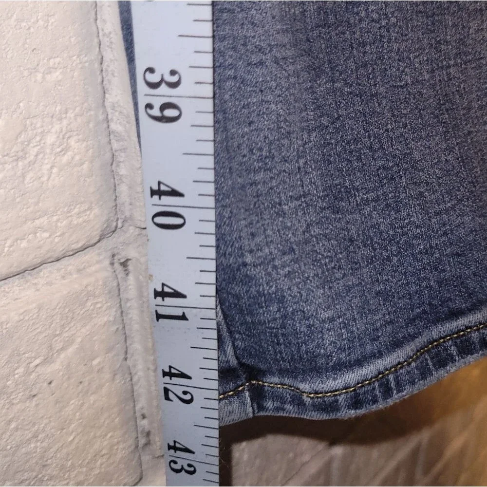 American Eagle Next Level Flex Distressed Slim Jeans - Size 30x34